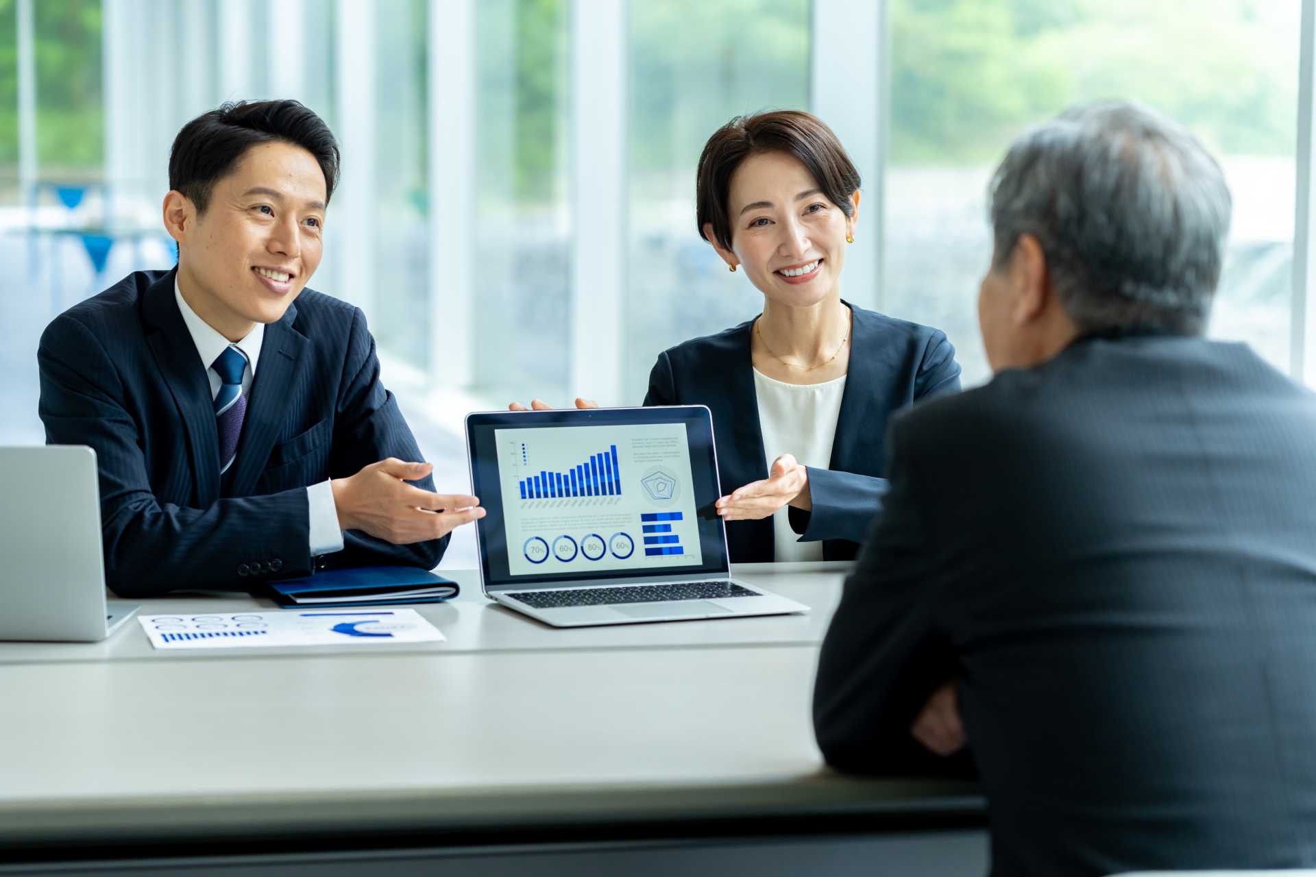 シニア枠採用の成功事例5選！知っておきたい効果的な採用アプローチ