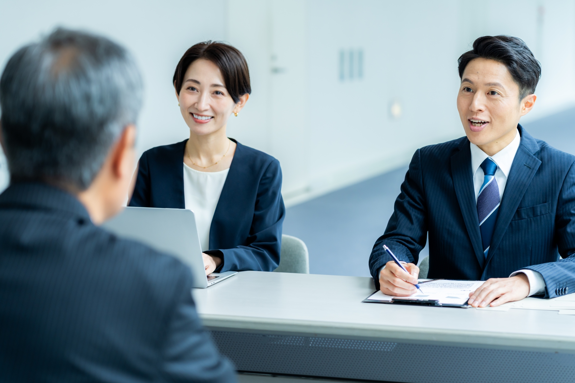 シルバー人材センターとシニア向け求人サイトの違いとは？人手不足を解消する最適な選び方