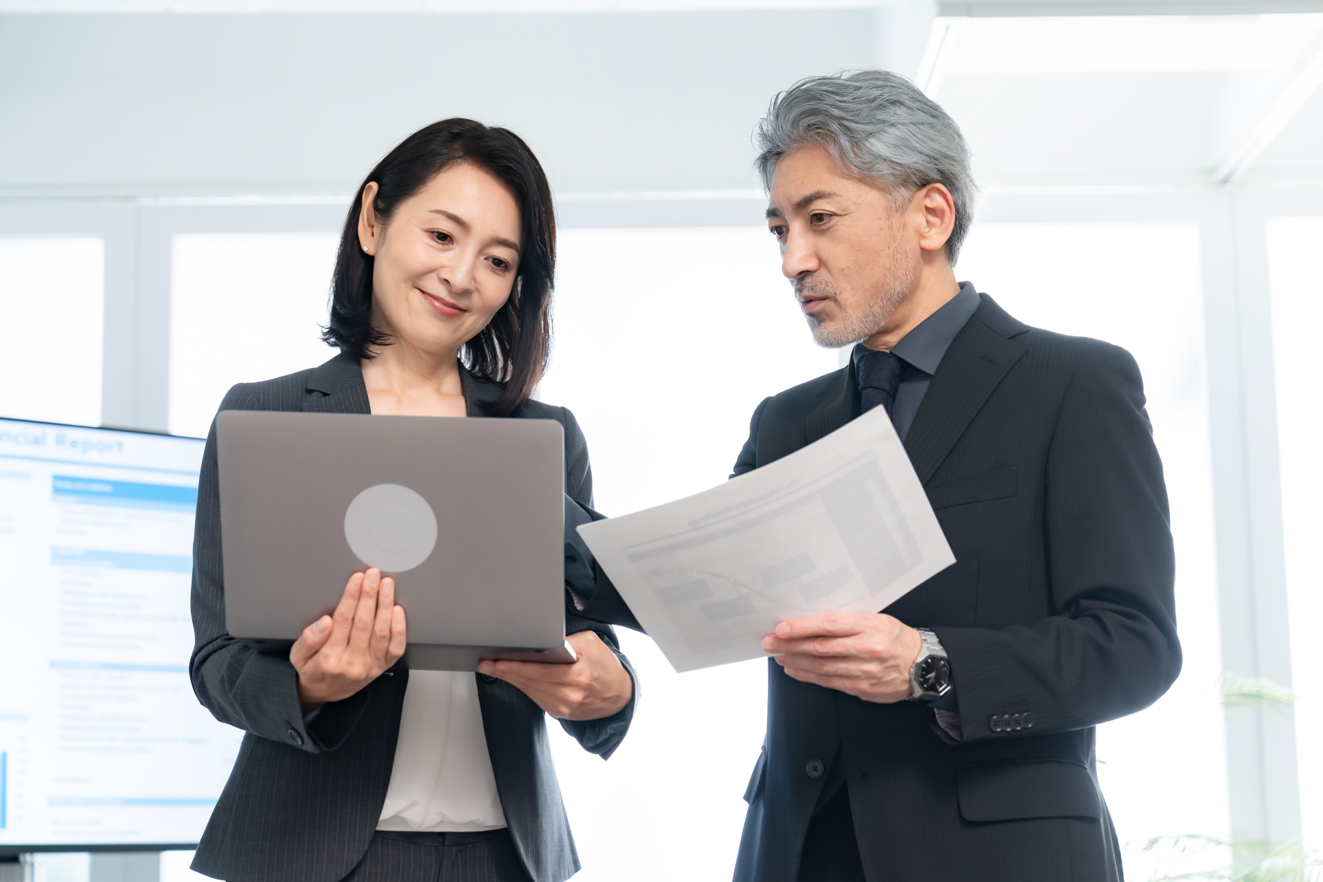 高齢者採用はハローワーク以外にもある？人事必見の採用ルートと成功のコツ