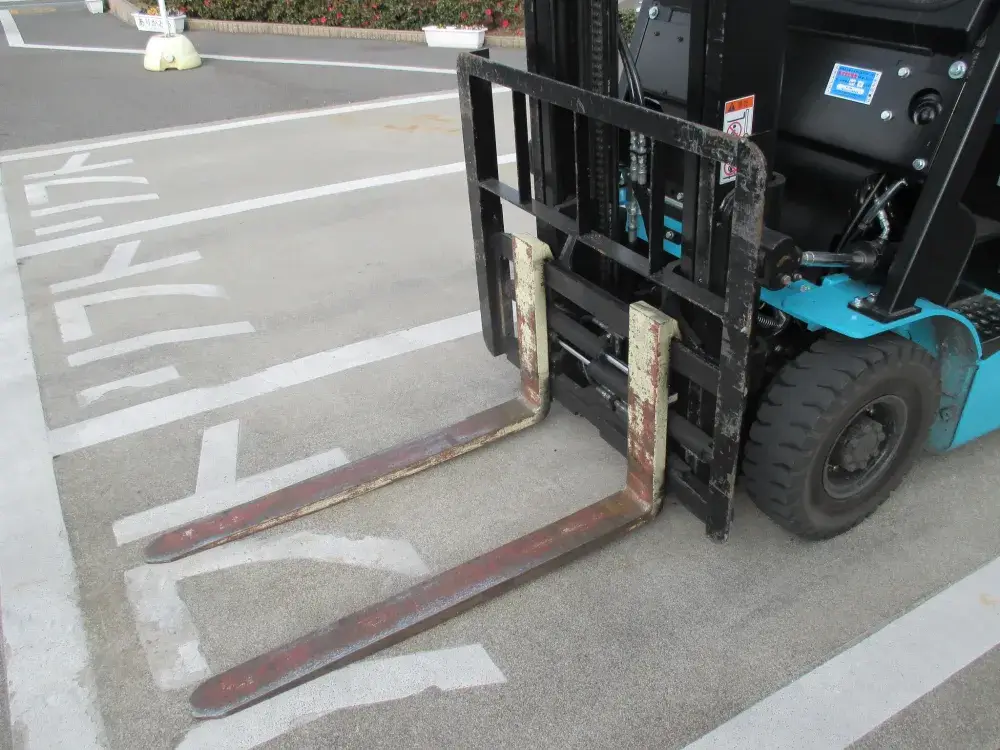 フォークリフトの実技講習はカウンターリフトです