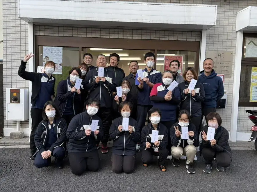 川口営業所　年始め時の集合写真です